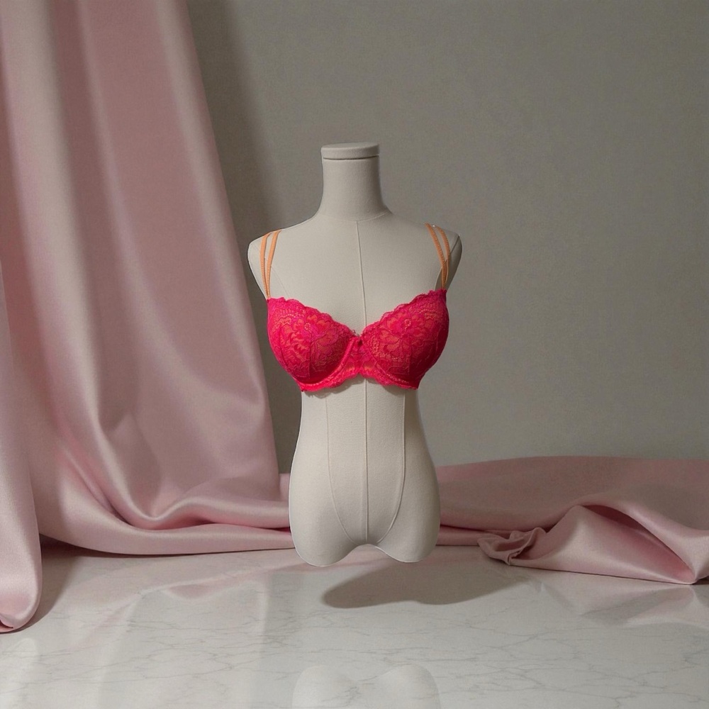 Victoria's Secret Pink Pigeonnant Rendezvous Push Up Bra SZ 34DD.
